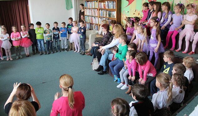 Tradičná prehliadka talentov detí z materských škôl v Trenčíne s podtitulom Aj škôlkari už veľa doká