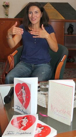Prezentácia novej knihy herečky, speváčky, spisovateľky L. Siposovej "S láskou, Anča Pagáčová"